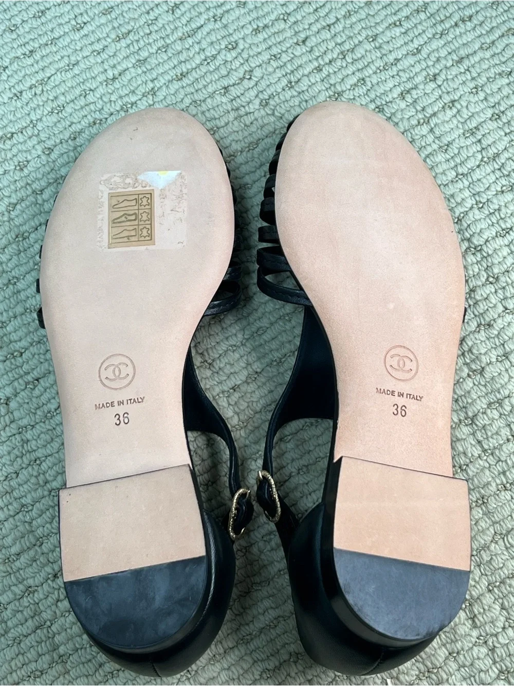 🔴NEW🔴Authentic CHANEL Black Leather T-Strap Sandals with Gold CC Logo🔴